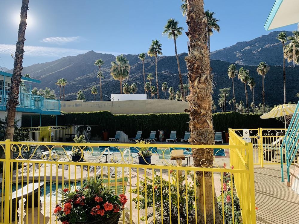 Adara Palm Springs Motel Exterior photo